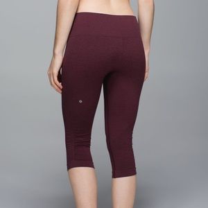Lululemon In The Flow seamless wine crops 8
